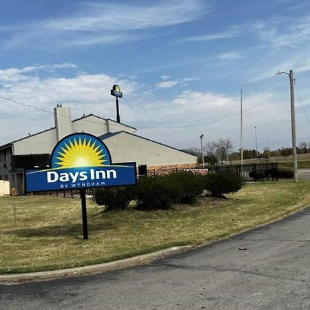 Days Inn & Suites By Wyndham Caseyville Eksteriør bilde