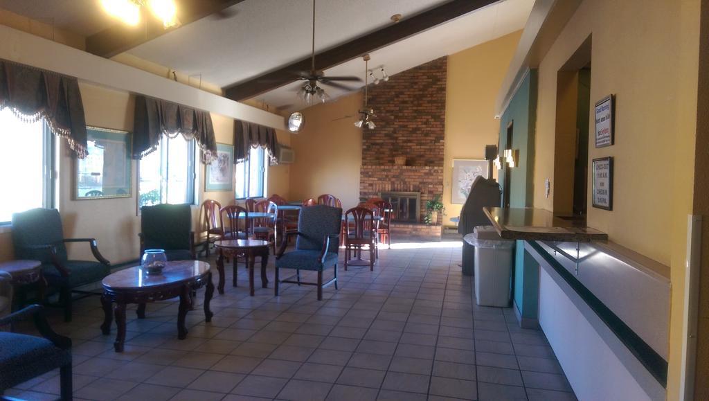 Days Inn & Suites By Wyndham Caseyville Eksteriør bilde